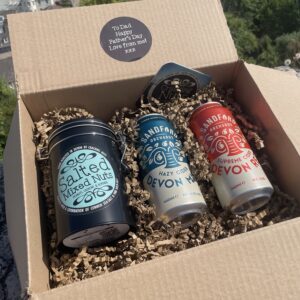 Tin of Nuts & Local Drinks Gift Box